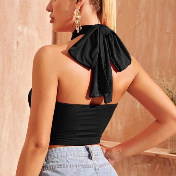 🦋4/$20 SALE - NWOT Open Front Crisscross Halterneck Top - Picture 2 of 3